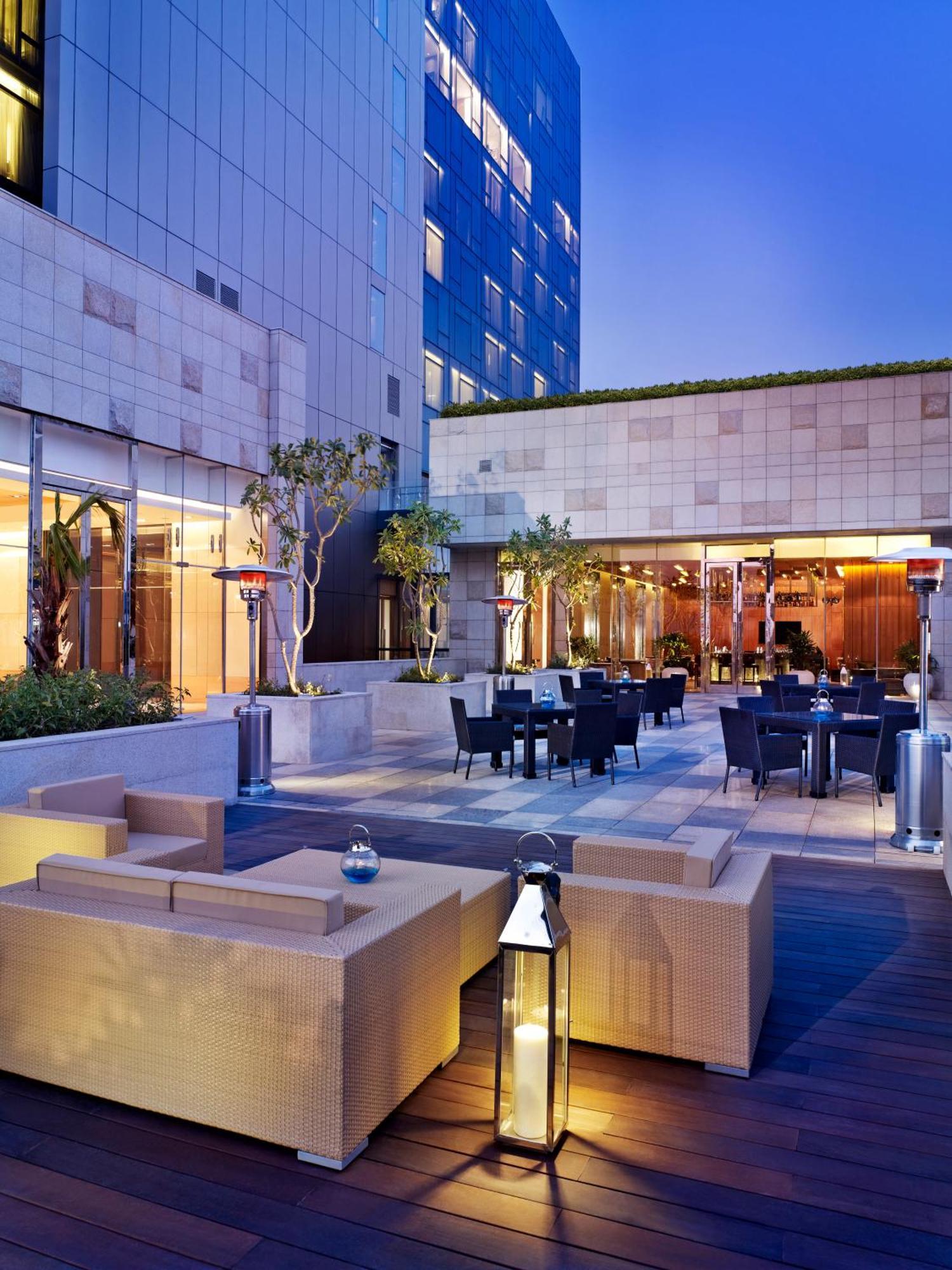 גורגאון Taj City Centre Gurugram מראה חיצוני תמונה The Terrace