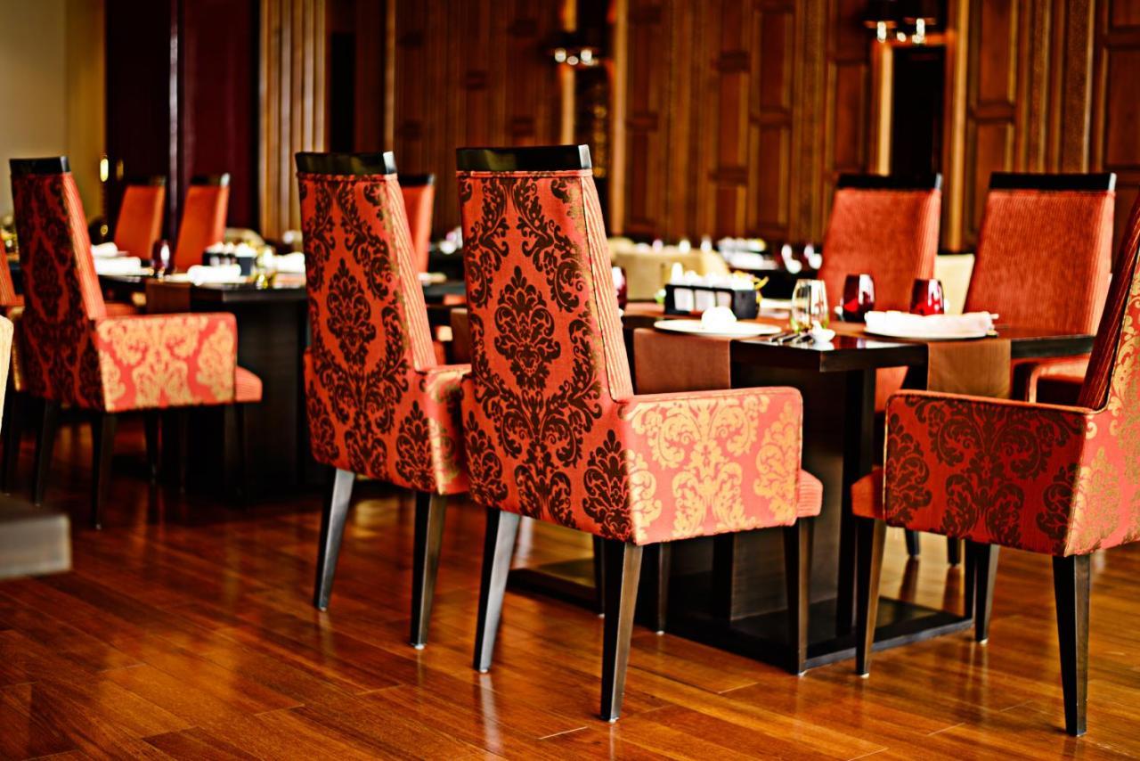 גורגאון Taj City Centre Gurugram מראה חיצוני תמונה Interior of the restaurant