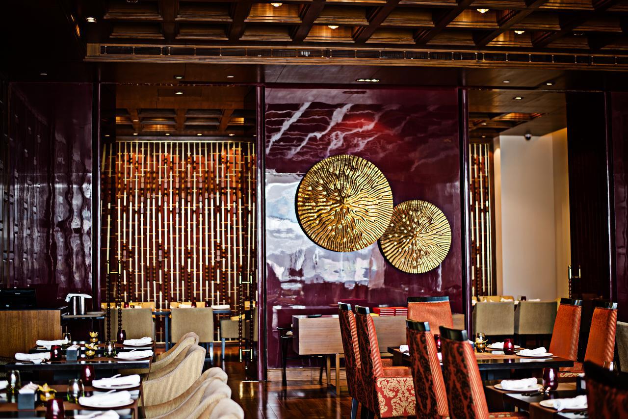 גורגאון Taj City Centre Gurugram מראה חיצוני תמונה Interior of the restaurant