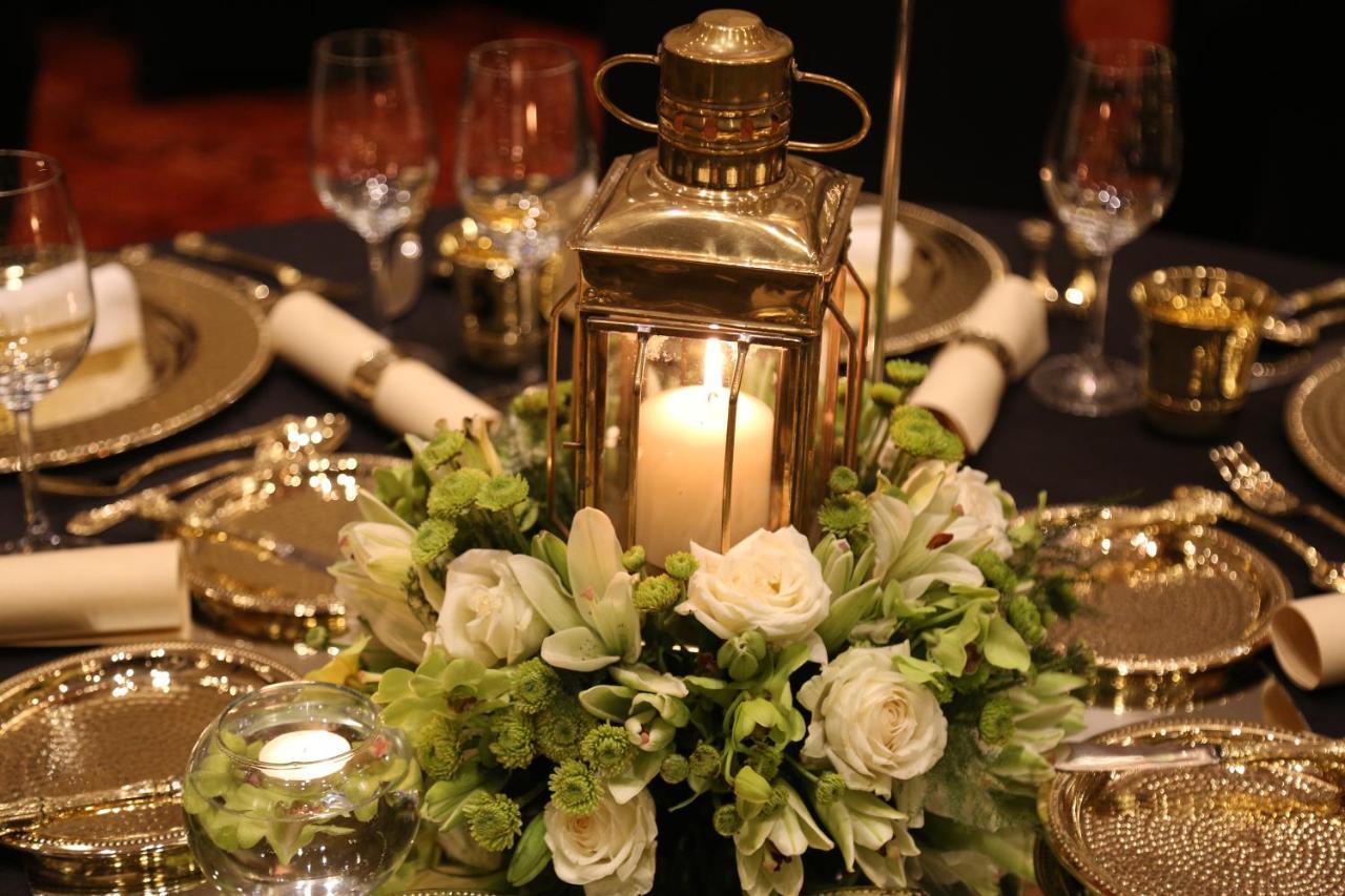 גורגאון Taj City Centre Gurugram מראה חיצוני תמונה A candle lantern centerpiece