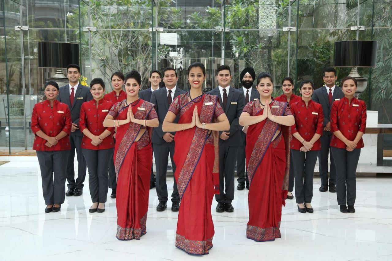 גורגאון Taj City Centre Gurugram מראה חיצוני תמונה The staff of the Taj Mahal Palace