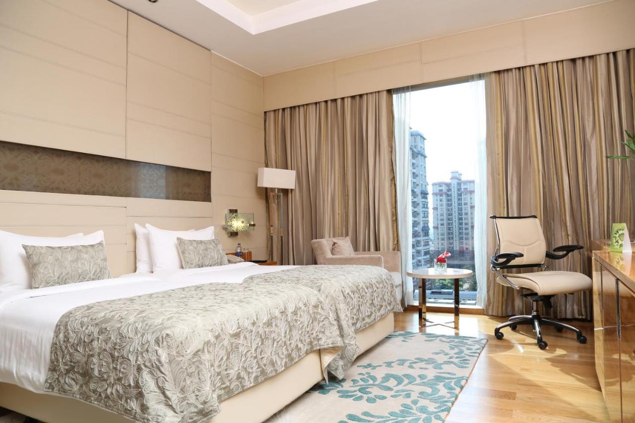 גורגאון Taj City Centre Gurugram מראה חיצוני תמונה A room at the hotel